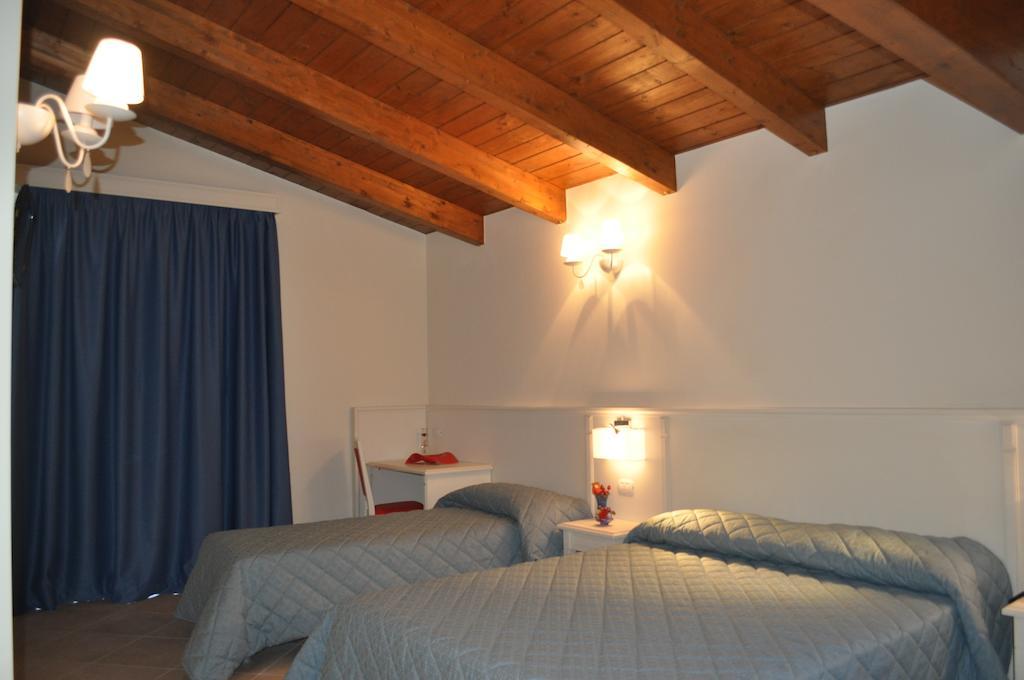 Hotel Centova Перуджа Стая снимка