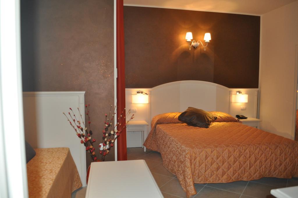 Hotel Centova Перуджа Стая снимка