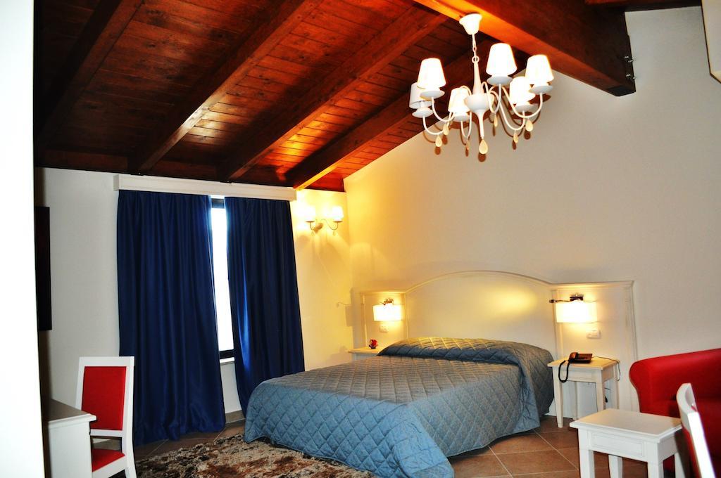 Hotel Centova Перуджа Стая снимка
