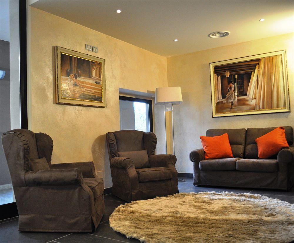 Hotel Centova Перуджа Екстериор снимка