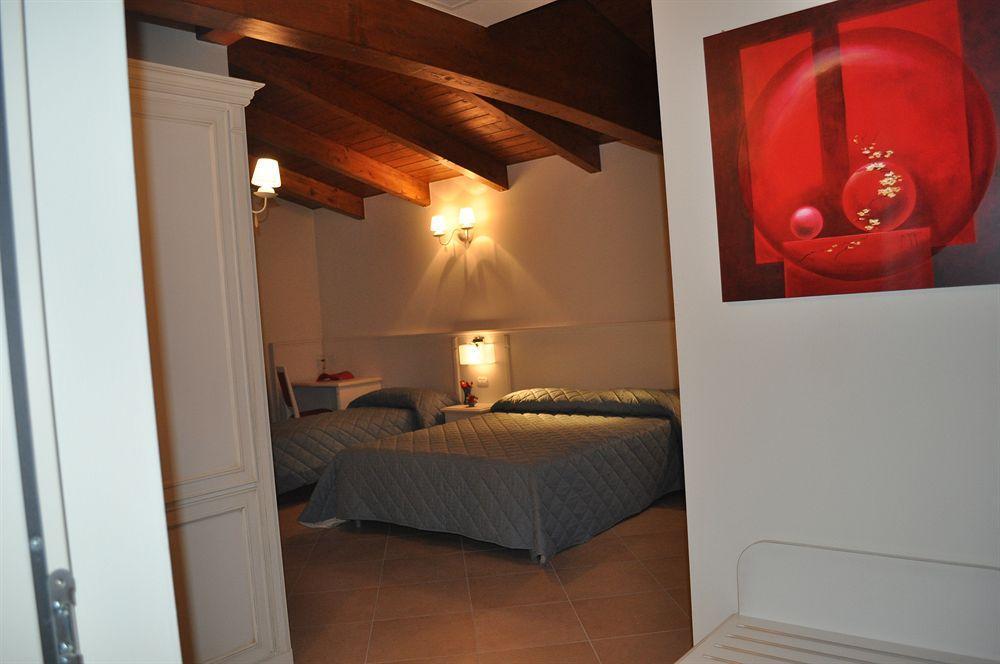 Hotel Centova Перуджа Екстериор снимка